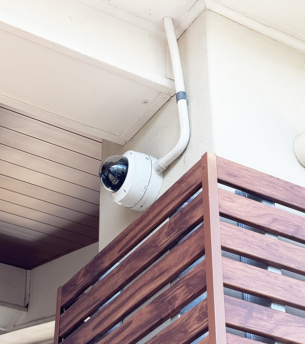 monitor-showing-cctv-live-recording-and-access-control